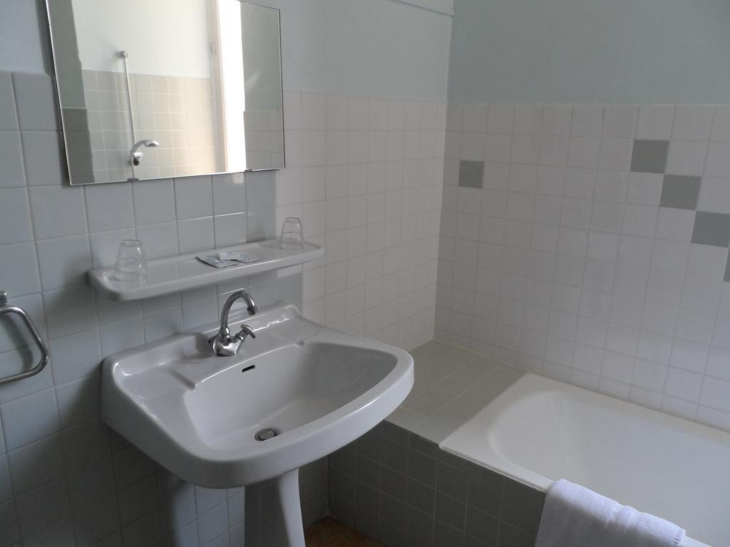 גרנובל Touring Hotel מראה חיצוני תמונה