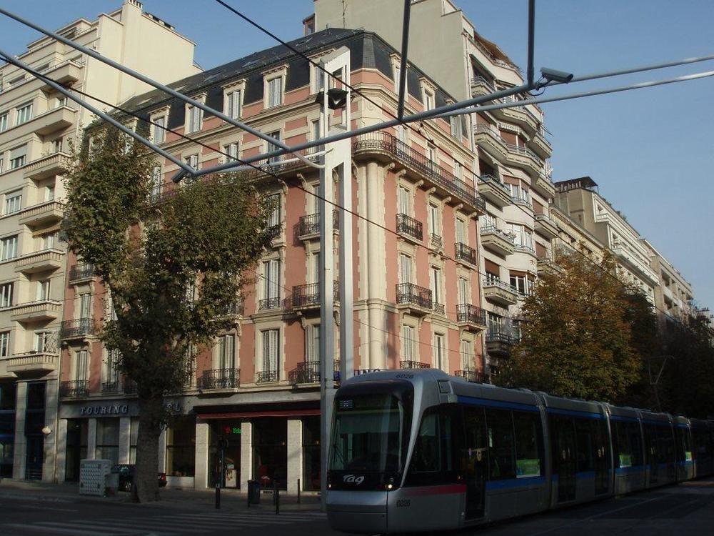 גרנובל Touring Hotel מראה חיצוני תמונה