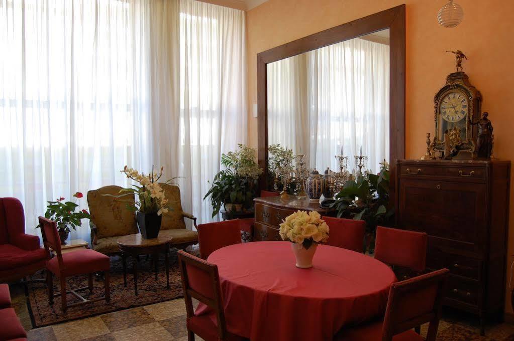 גרנובל Touring Hotel מראה חיצוני תמונה